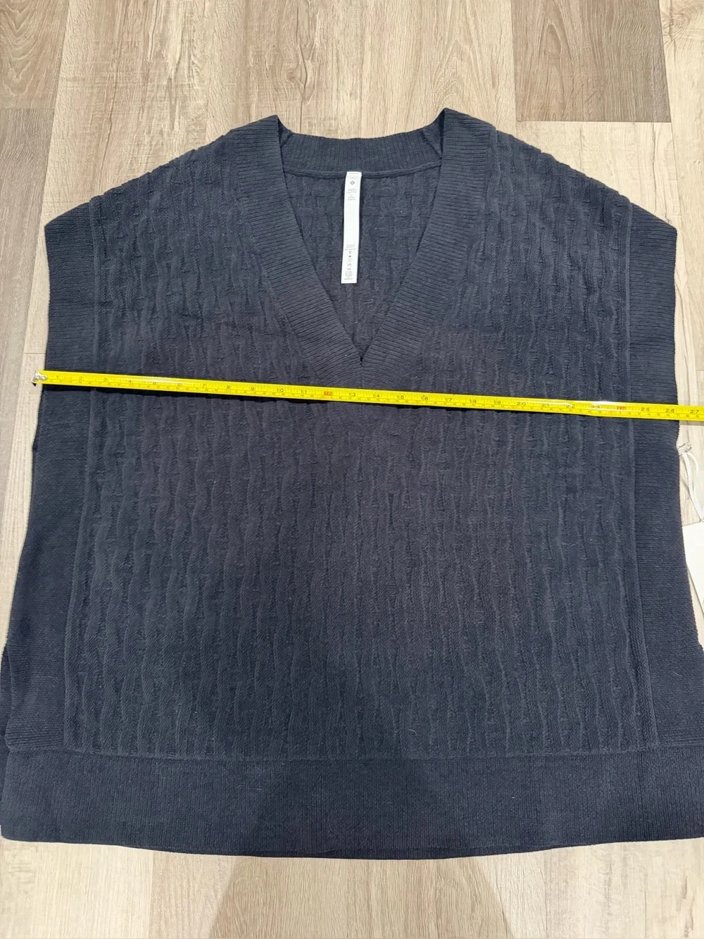 lululemon athletica Black V-Neck Cable Knit Sweater Vest for Women’s Sz XL